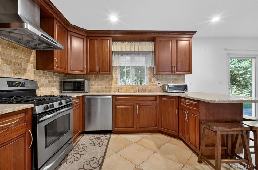 Amazing opportunity in the highly desirable Allenwood section of - photo 12