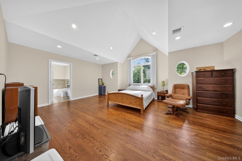 Amazing opportunity in the highly desirable Allenwood section of - photo 17
