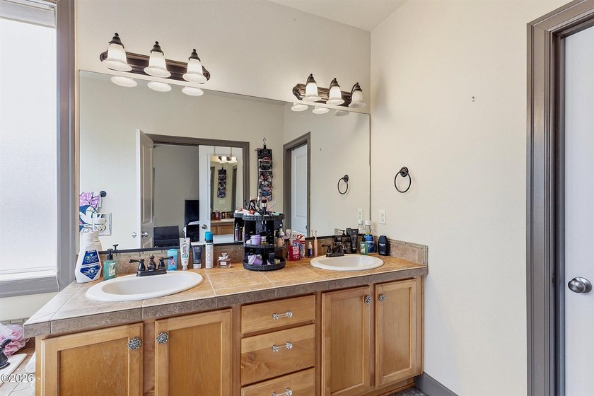 Situated within Lincoln City's expanding Lincoln Palisades - photo 19