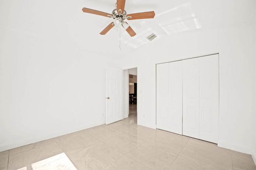 Beautifully updated 3-bedroom, 3-bath home located in the - photo 19