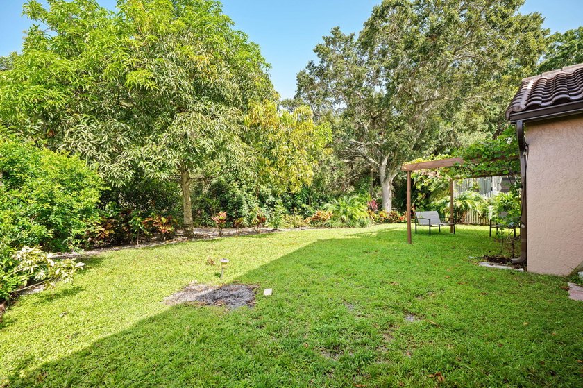 Beautifully updated 3-bedroom, 3-bath home located in the - photo 22