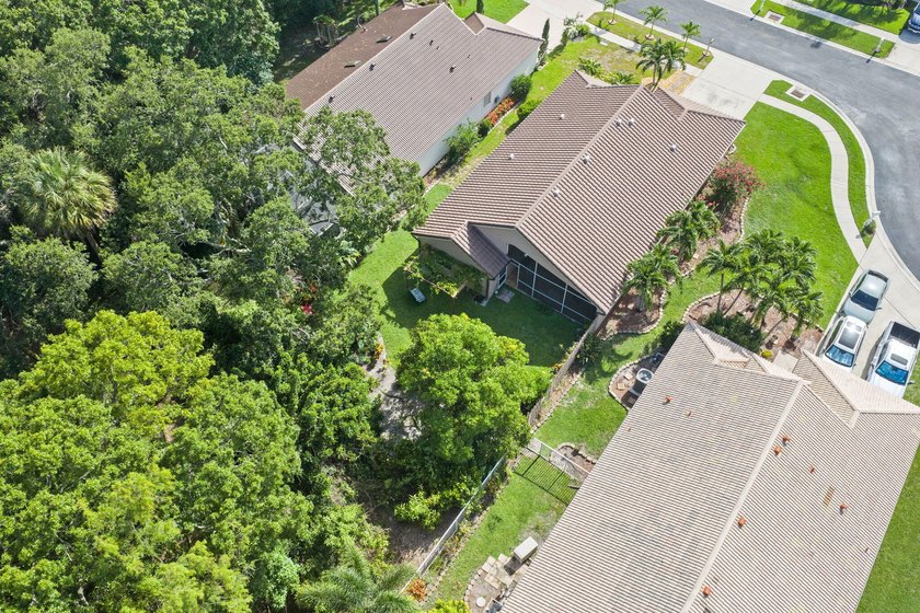 Beautifully updated 3-bedroom, 3-bath home located in the - photo 24