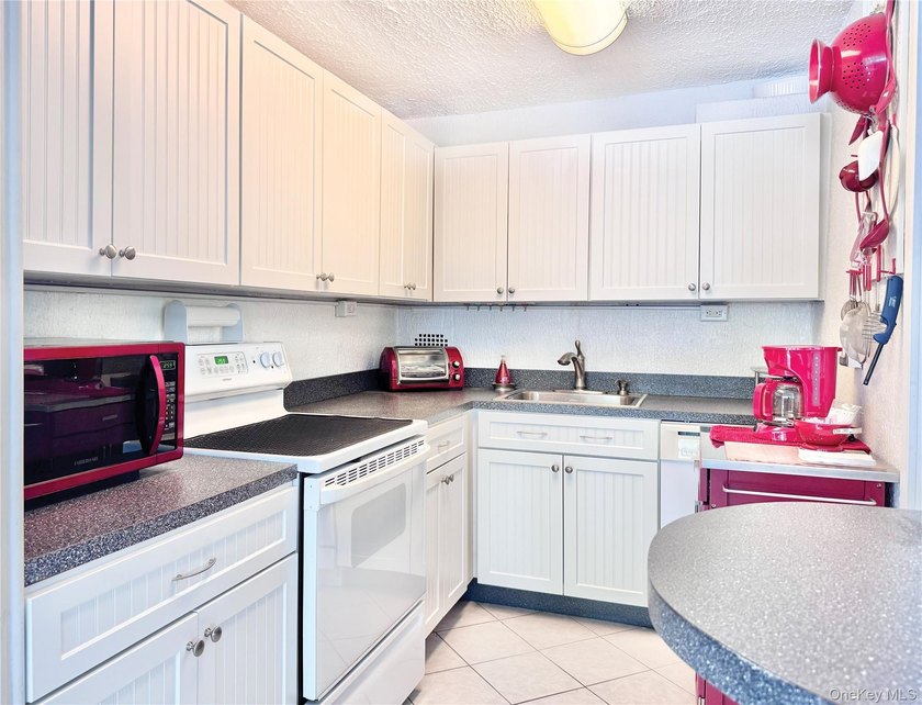 Feel like you are on vacation every day! Live the resort life at - photo 5