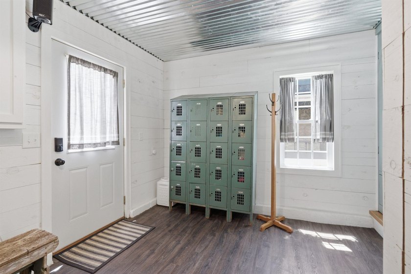 Step into the opportunity to own a beautifully restored classic - photo 25
