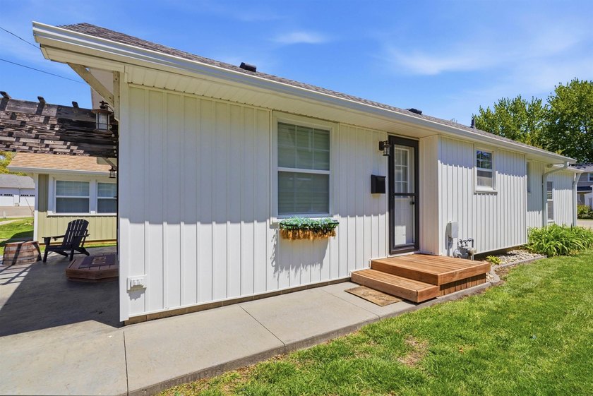 Step into the opportunity to own a beautifully restored classic - photo 28