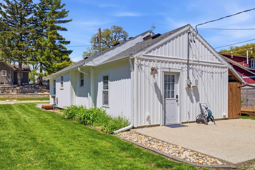 Step into the opportunity to own a beautifully restored classic - photo 29
