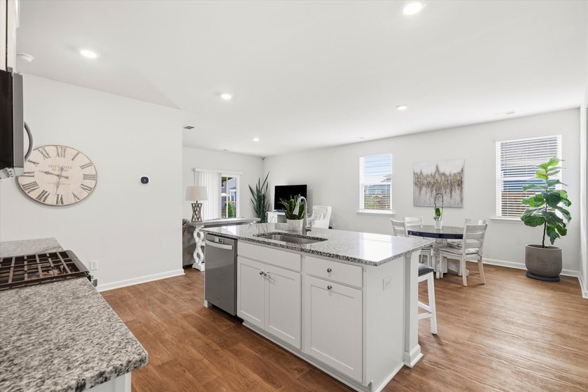 Tucked away on a quiet cul-de-sac in the highly desirable Taylor - photo 10