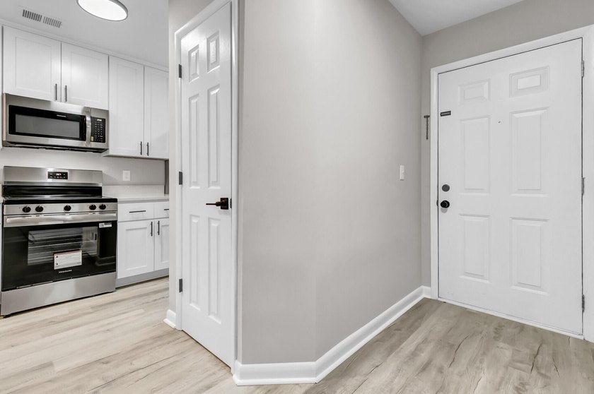 Seller Will Finance the Property for the Buyer!Welcome to this - photo 3