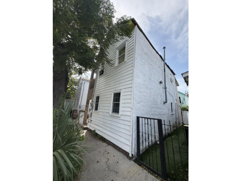 RARE FIND OPPORTUNITY IN THE WESTSIDE NEAR MUSC. THIS DUPLEX CAN - photo 3