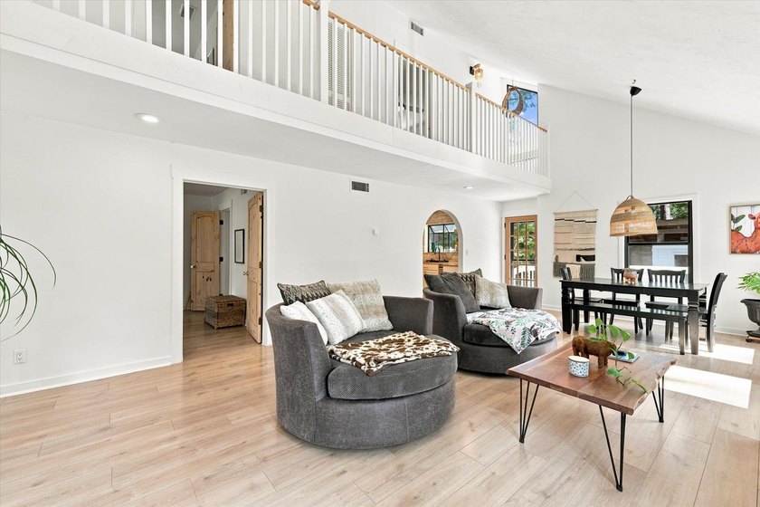 Welcome to this gorgeous 4-bedroom, 2-bath lakefront home - photo 12