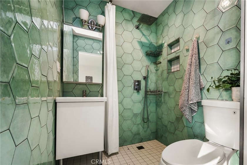 Welcome to 2320 Locust a two bedroom one bath home located - photo 22