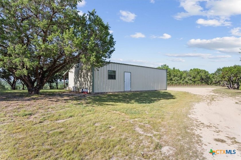 Country living meets endless possibilities on 15.7 scenic acres - photo 4