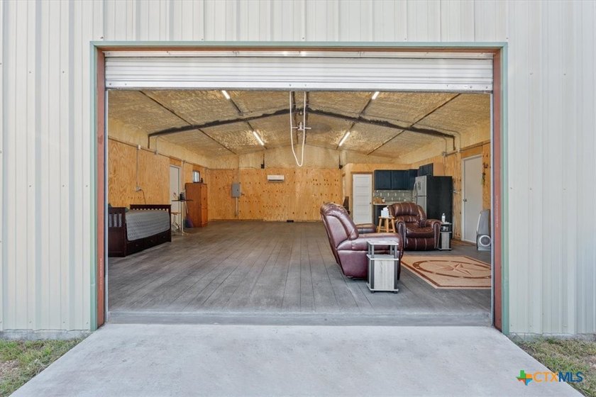 Country living meets endless possibilities on 15.7 scenic acres - photo 5