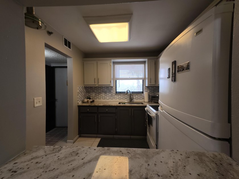 Really a Gem! wonderful one bed and one full bath, furnished or - photo 4