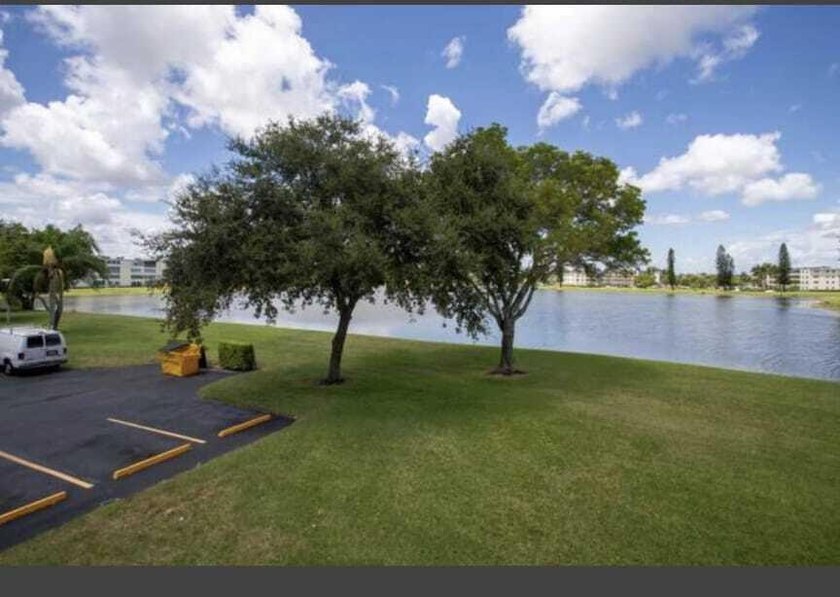 Investor opportunity with an established tenant in place, ideal - photo 11