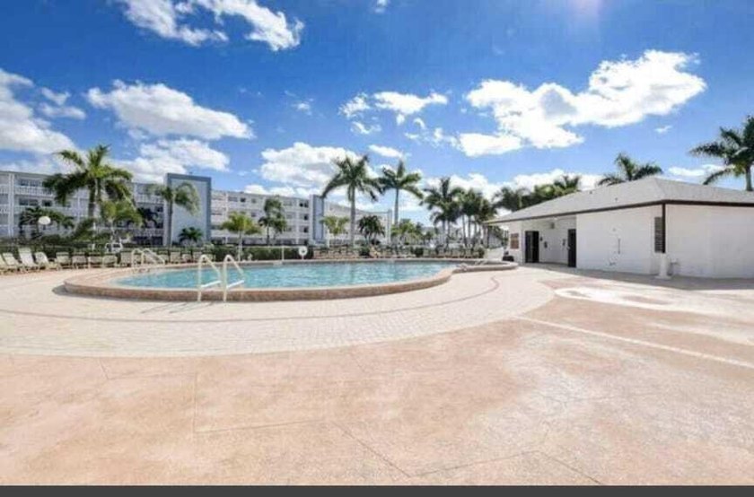 Investor opportunity with an established tenant in place, ideal - photo 13