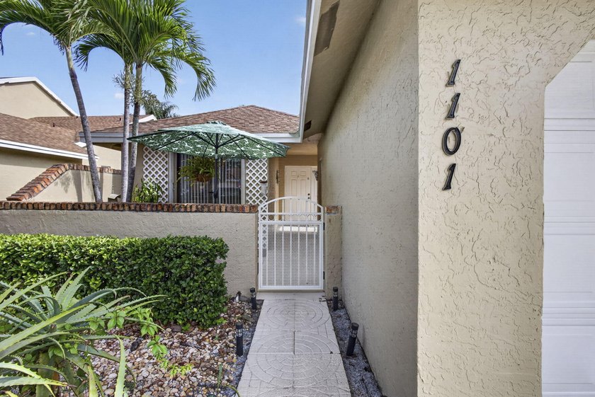 Welcome to this beautifully maintained 2-bedroom, 2-bath - photo 3