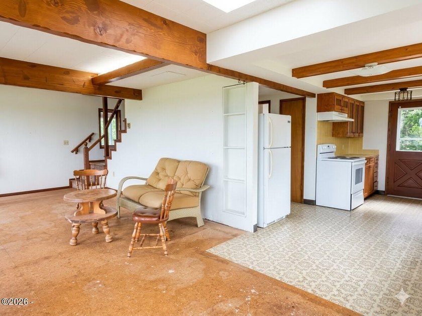 Gorgeous Bayviews await! 3 Bedroom 2 bath home convenient South - photo 12