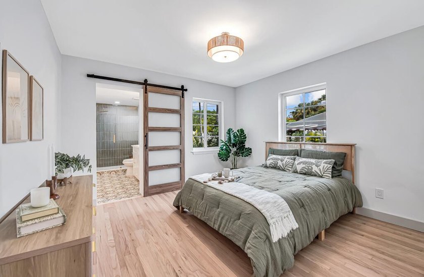 Welcome to 1201 N Palmway - a turnkey gem in one of Lake Worth - photo 15