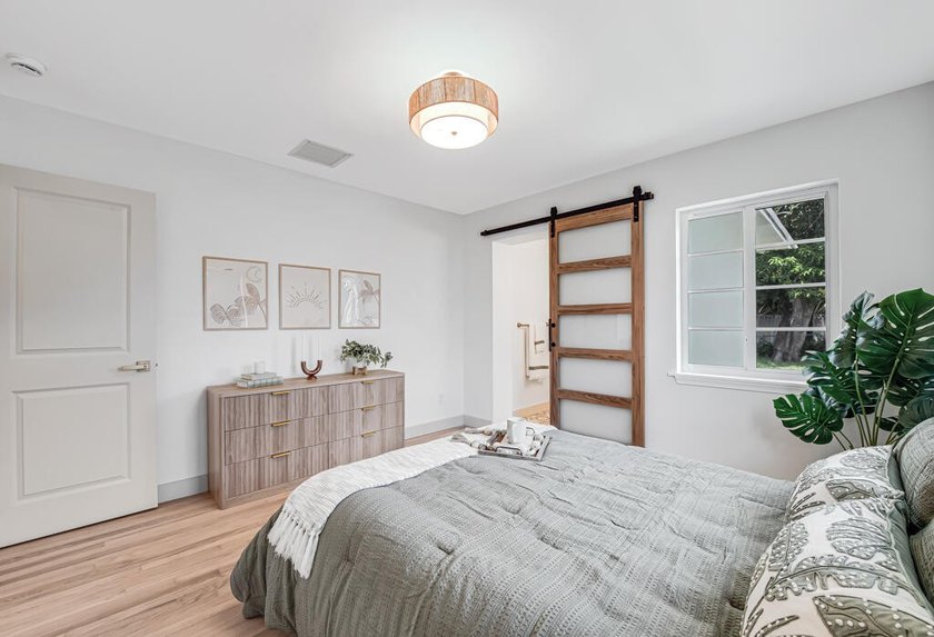 Welcome to 1201 N Palmway - a turnkey gem in one of Lake Worth - photo 16