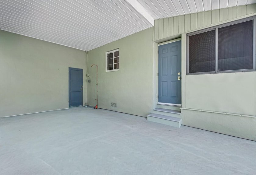 Welcome to 1201 N Palmway - a turnkey gem in one of Lake Worth - photo 25