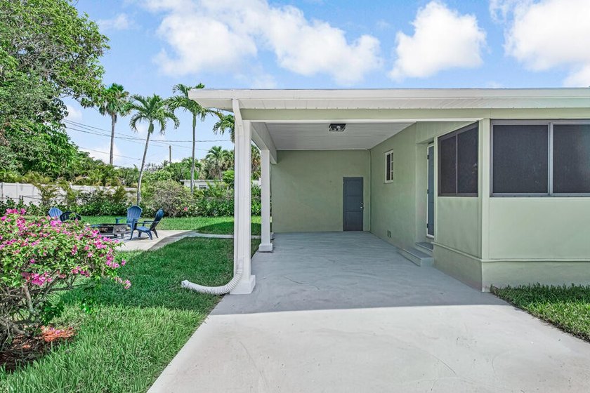 Welcome to 1201 N Palmway - a turnkey gem in one of Lake Worth - photo 26