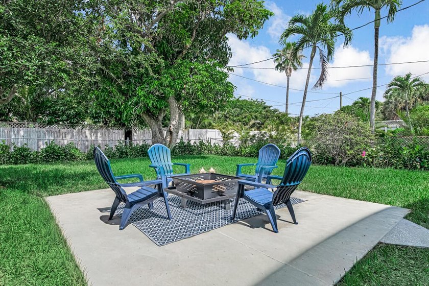 Welcome to 1201 N Palmway - a turnkey gem in one of Lake Worth - photo 32