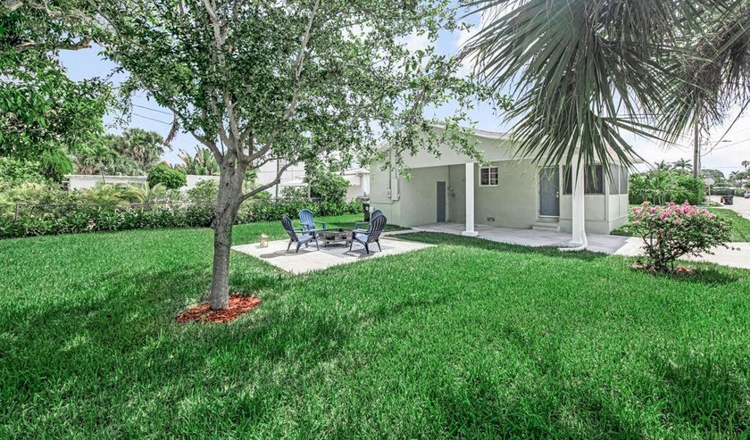Welcome to 1201 N Palmway - a turnkey gem in one of Lake Worth - photo 33