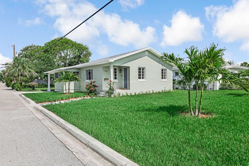 Welcome to 1201 N Palmway - a turnkey gem in one of Lake Worth - photo 34