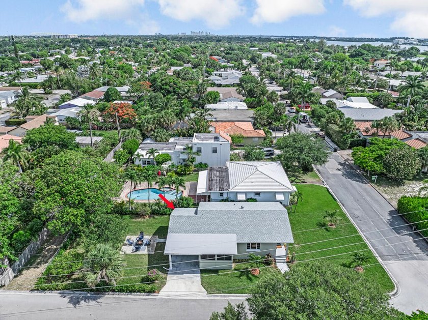 Welcome to 1201 N Palmway - a turnkey gem in one of Lake Worth - photo 38