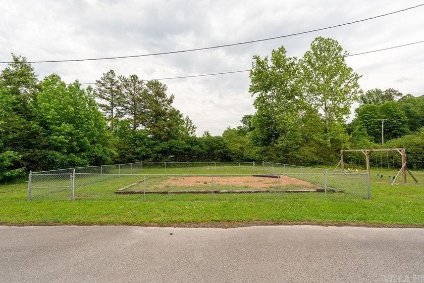 High-visibility commercial opportunity in Heber Springs - photo 8