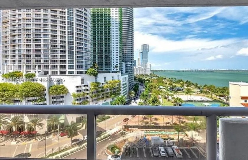 Updated 1BD/1.5BA//converted to be 2/2 at The Grand with direct - photo 22