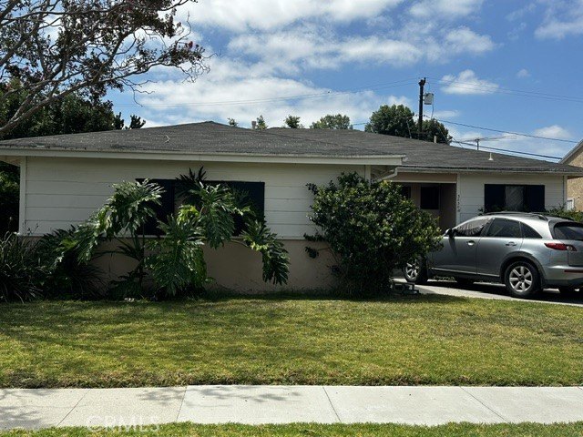 Welcome to this charming Long Beach home, a perfect blend of - photo 4