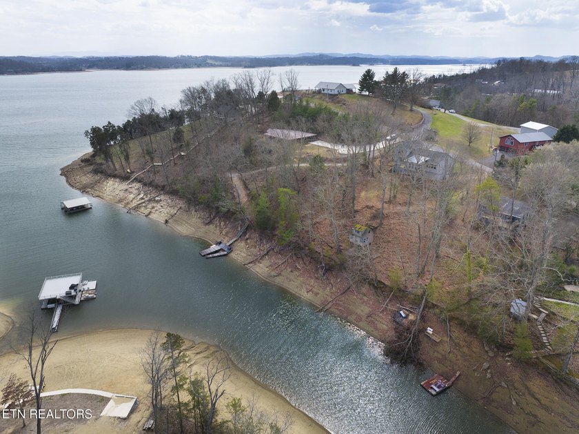Lovely lake front home on Cherokee Lake on deep clove with year - photo 14