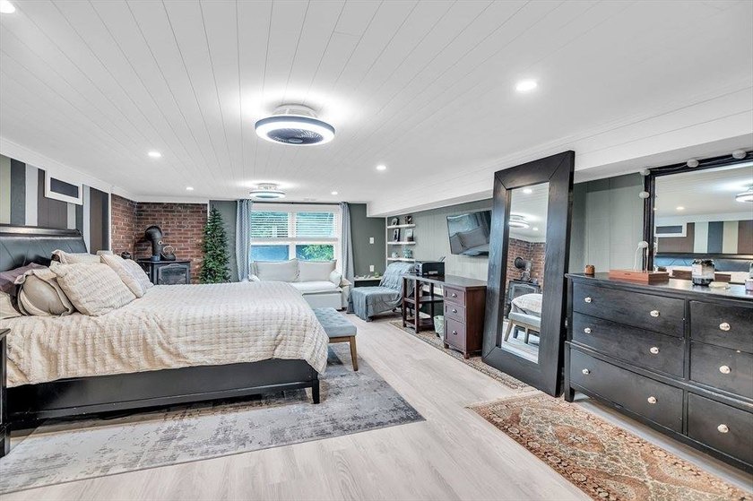 Discover the perfect blend of tranquility and opportunity with - photo 18