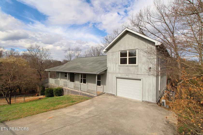 Lovely lake front home on Cherokee Lake on deep clove with year - photo 19