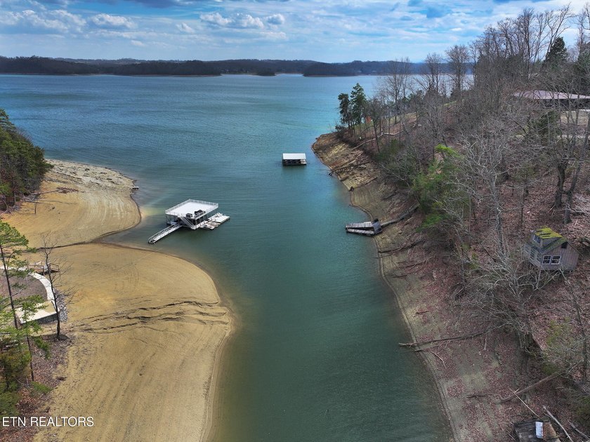 Lovely lake front home on Cherokee Lake on deep clove with year - photo 21
