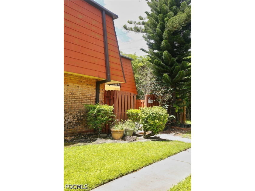Price To Sell!Welcome to this charming 2-bedroom, 2-bathroom - photo 3
