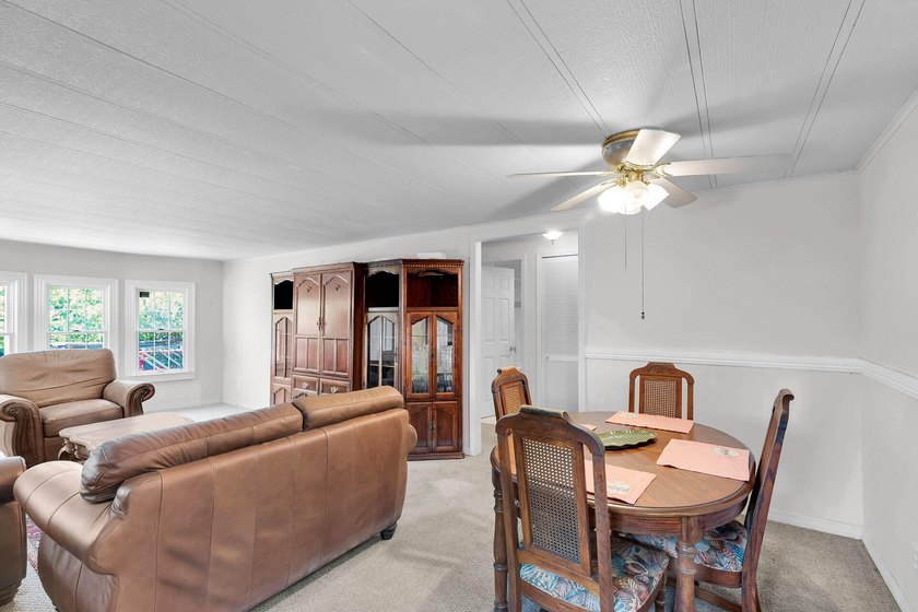 A great opportunity for local buyers! This 2-bedroom, 2-bath - photo 5