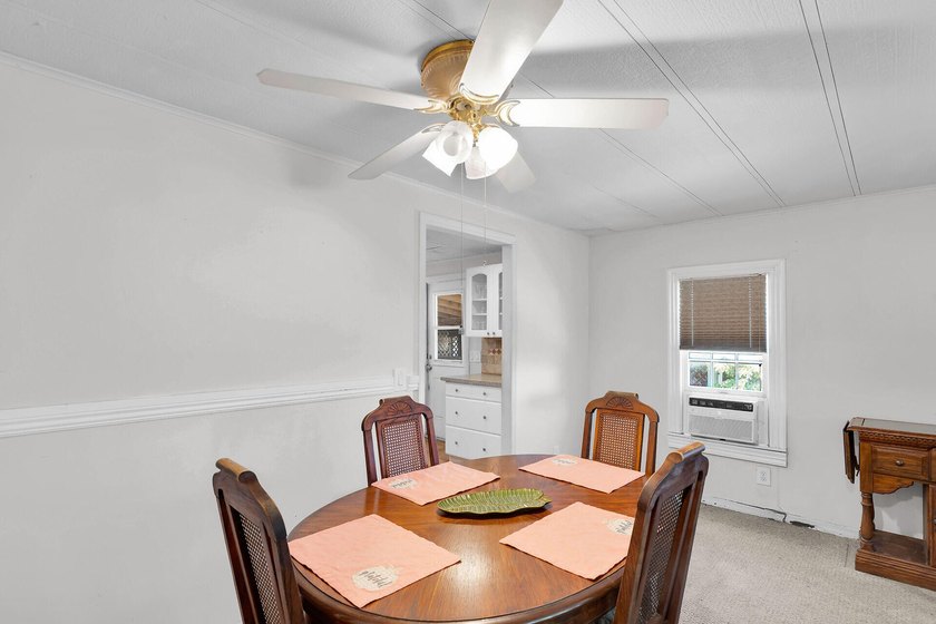 A great opportunity for local buyers! This 2-bedroom, 2-bath - photo 6