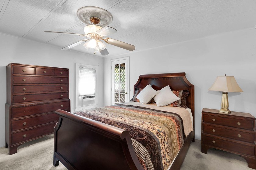 A great opportunity for local buyers! This 2-bedroom, 2-bath - photo 9