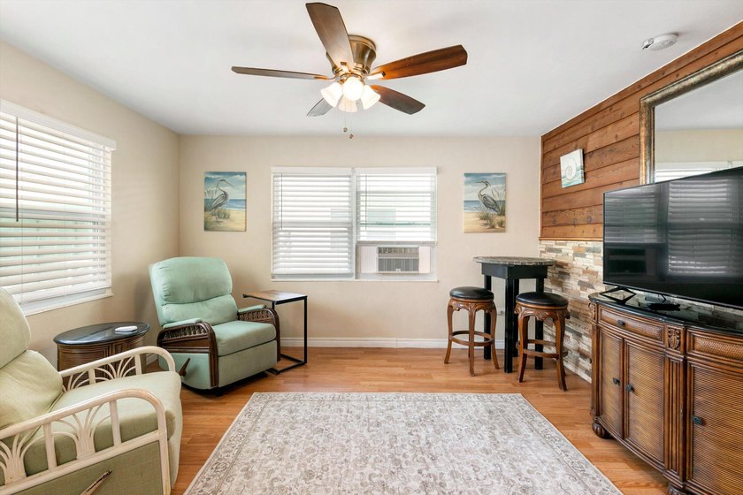 Waterfront Duplex with Income Potential in Big Pine Key! Live - photo 8