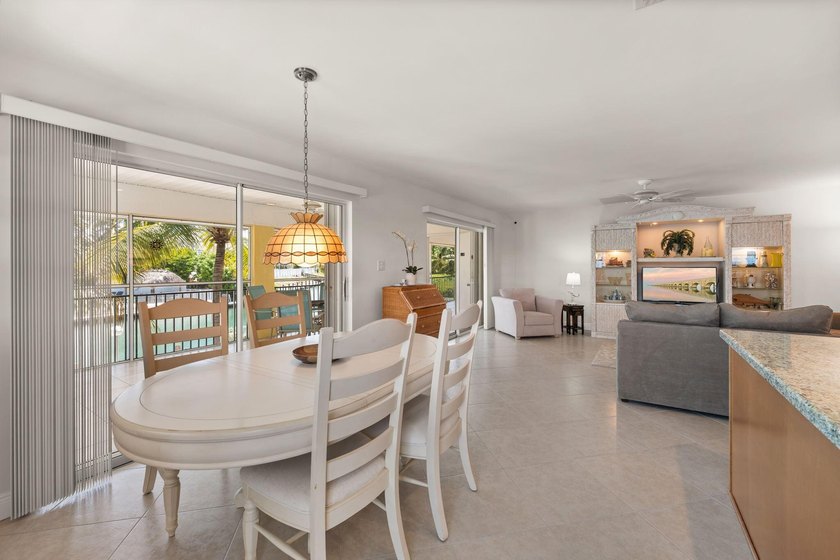 Rare canal-front duplex on Duck Key's prestigious Indies Canal - photo 9