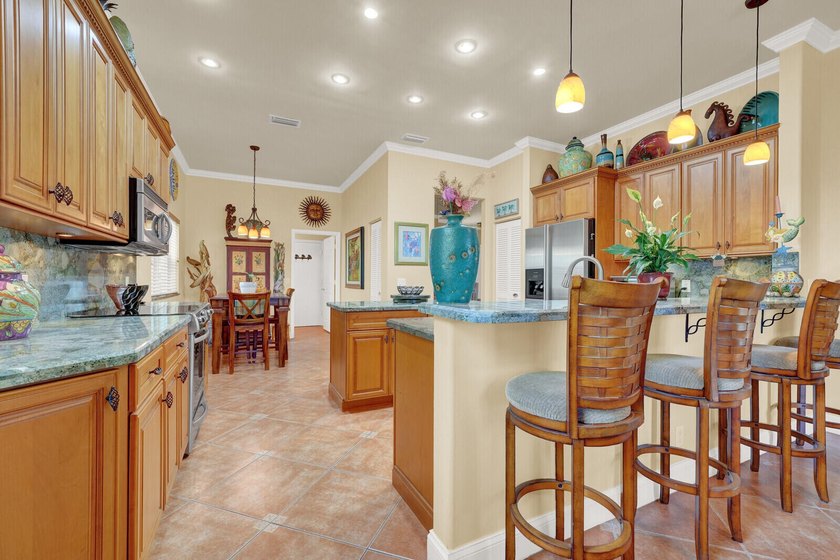 Discover this beautifully maintained 3 bedroom, 2.5 bathroom - photo 17