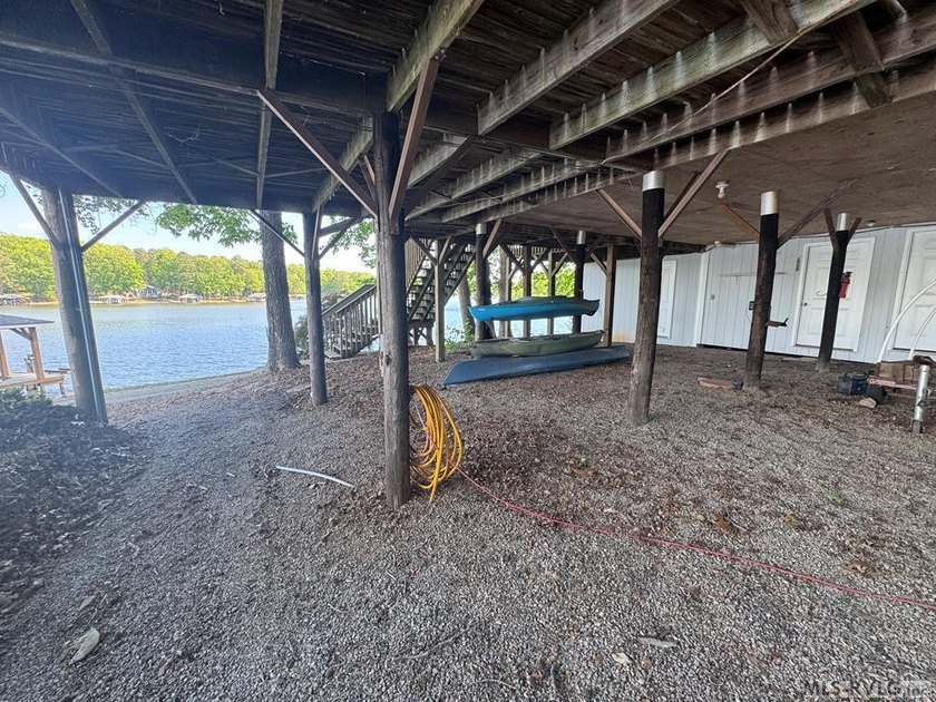 Location does matter! What a VIEW! This desirable POINT LOT - photo 21