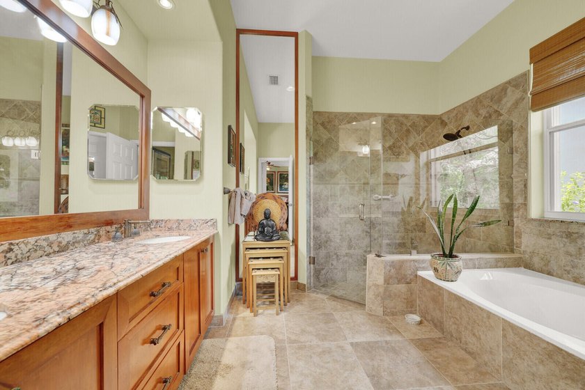 Discover this beautifully maintained 3 bedroom, 2.5 bathroom - photo 25