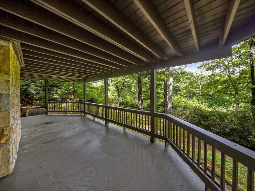 Perfectly positioned along the 18th fairway of Lake Toxaway's - photo 27