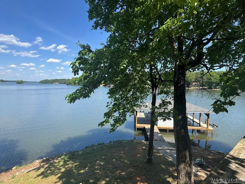 Location does matter! What a VIEW! This desirable POINT LOT - photo 32