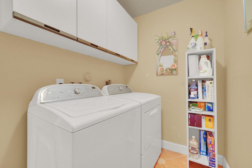 Discover this beautifully maintained 3 bedroom, 2.5 bathroom - photo 33