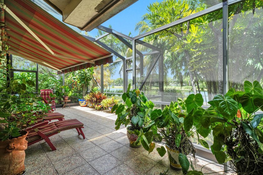 Discover this beautifully maintained 3 bedroom, 2.5 bathroom - photo 36